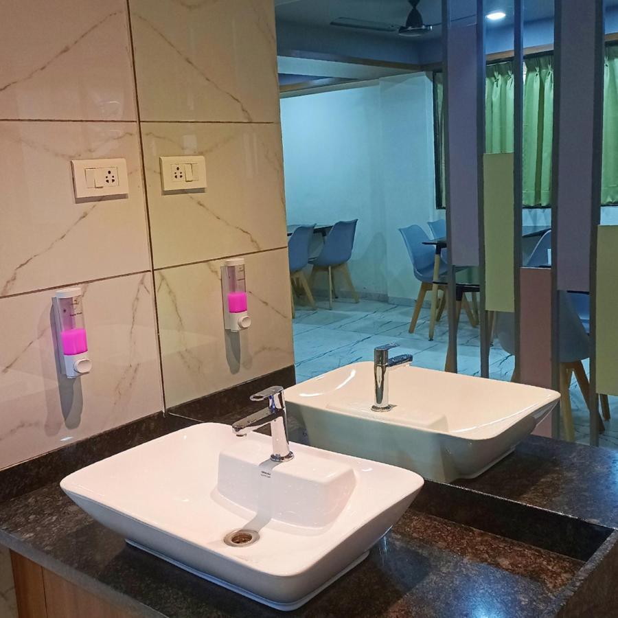 Sharman Suites Pune Exterior foto